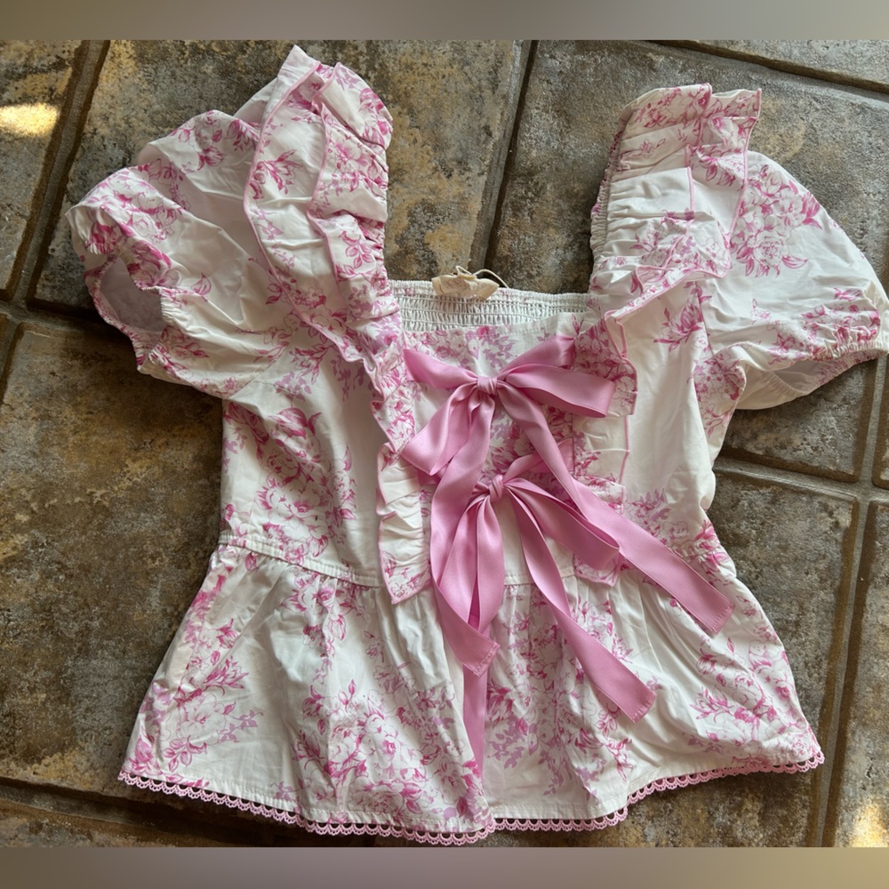 Listicle Pink Floral Women's Top